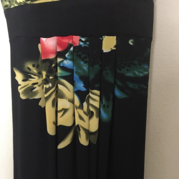 THE PYRAMID COLLECTION BLACK LONG FLORAL DRESS - Picture 3 of 11